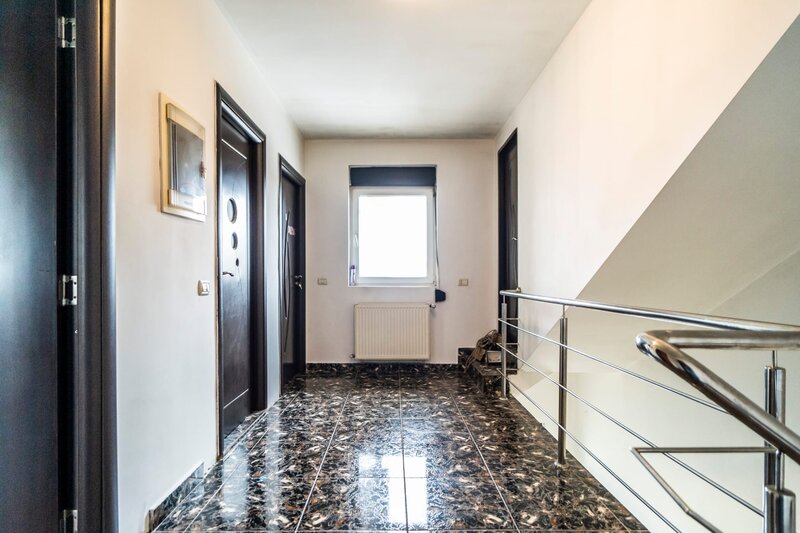 Ciorogarla, casa 5 camere, duplex, teren 434 mp, statie STB la 300 m