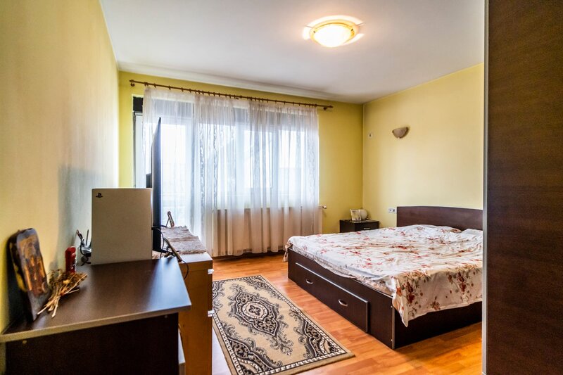 Ciorogarla, casa 5 camere, duplex, teren 434 mp, statie STB la 300 m