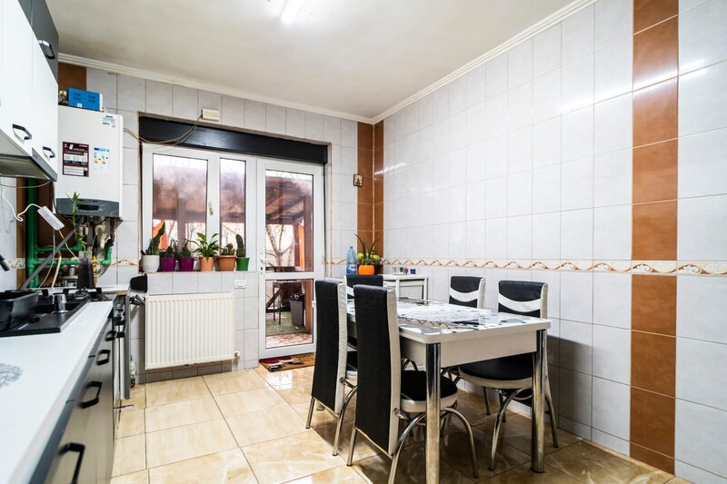 Ciorogarla, casa 5 camere, duplex, teren 434 mp, statie STB la 300 m